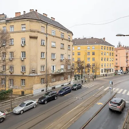 Buda - Comfy - Easy Sleep Apartament *